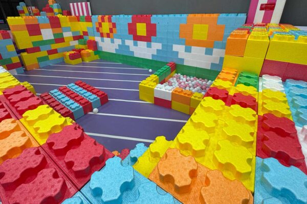 alava-ladrillos-bolas-parque-centro-infantil-ocio-funplaypark-vitoria-gasteiz alava-ladrillos-bolas-parque-centro-infantil-ocio-funplaypark-vitoria-gasteiz