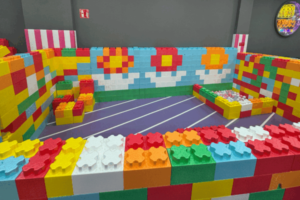 ladrillos-parque-centro-infantil-ocio-funplaypark-vitoria ladrillos-parque-centro-infantil-ocio-funplaypark-vitoria
